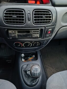 Renault Megane 1,6 16v,r.v.2001,172000 km, manuál - 12
