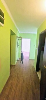 Na PREDAJ  slnečný 2izbový byt /64m2/ v Trebeľovciach. - 12