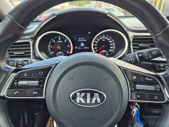 Kia Ceed SW 1.6 CRDi 136k First Edition A/T - 12
