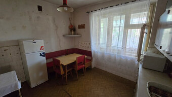 Rodinný dom v obci Pukanec na ul. SNP - poz. 427 m2 - 12