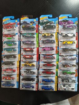 Predám Hot wheels - 12