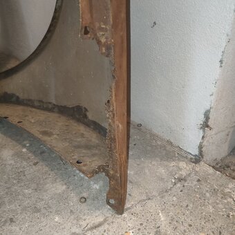 Predný pravý blatník škoda 100 - 12