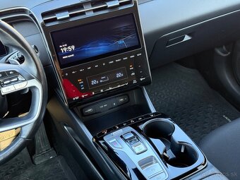 Hyundai Tucson hybrid - 12