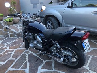 Kawasaki Zephyr 1100 - 12