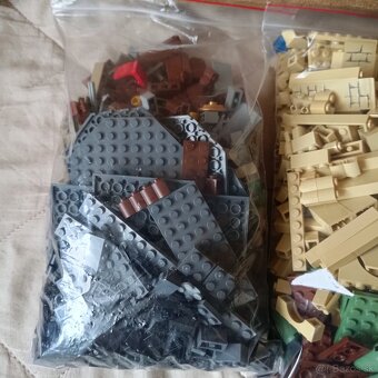 LEGO 4842 z roku 2010 Harry Potter Rokfortský hrad 4. vydani - 12