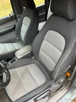 Mazda B2500 2.5TD - 12