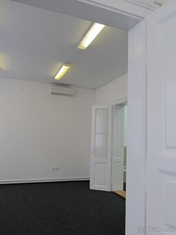 Predaj priestorov - budovy, byt, sklad, prístrešok, pozemok - 12