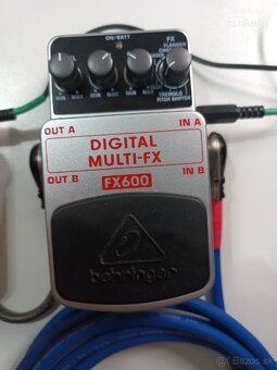 Gitarové Efekty BEHRINGER 2X - 12