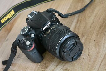 Nikon d3200 s VR AF 18-55 + brasna - nafotene 18 tisic.sn. - 12