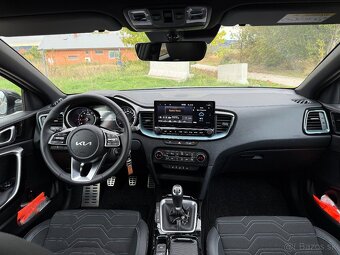 Kia Ceed 1.5 T-GDi 2750km Stav Nového auta rv5/2025 - 12