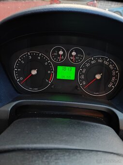 Ford fiesta 1.25 benzín - 12