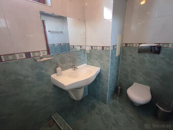 EXKLUZÍVNE Celé poschodie s 6 jednoizbovými apartmánmi - 12
