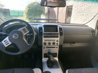 Nissan Pathfinder - 12