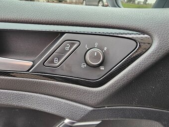 Vw Golf Variant VII 2.0 tdi dsg - 12