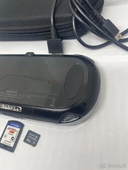 PS Vita Wi-Fi (PCH-1004) OLED -16GB - 12
