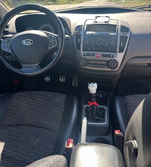 Kia Ceed - 12
