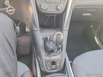 Opel Zafira Tourer 2.0 CDTi ECOTEC 130k Cosmo - 12