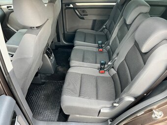 VW TOURAN 1.6TDi 77kW 2011 CR - 12