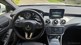 Mercedes-Benz GLA 200 d 4MATIC A/T - 12