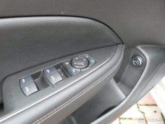 Opel Insignia ST 2.0 CDTi S S Elegance A/T - 12