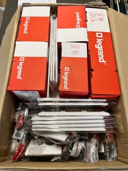 vypinace zasuvky legrand valena life,niloe,schneider asfora - 12
