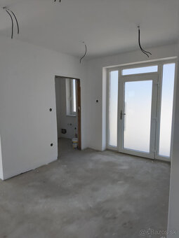 Krásny, moderný, priestranný 4-izbový rodinný dom na predaj  - 12