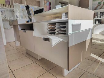 Luxusné predajné vitríny s LED osvetlením - 12