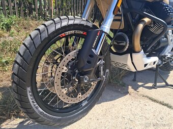 Moto Guzzi V 85 TT Travel abs - 12