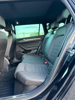 Volkswagen Passat B8.5 R-Line
 - 12