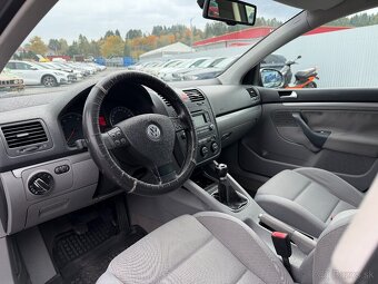 Volkswagen Golf 1.6 FSI Trendline - 12
