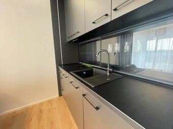 Luxusná moderná celoročná NOVOSTAVBA pri Šírave - s výhľadom - 12