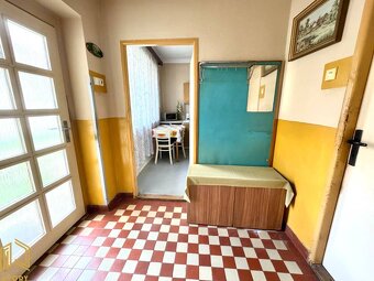 ROHOV - ROD. DOM s HOSP. BUDOVOU,POZEMOK 1.100m2, okr.SENICA - 12