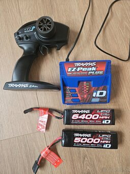 Traxxas Maxx 1:8 - 12