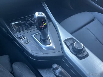 BMW 118d šport BLACK EDITION - 12