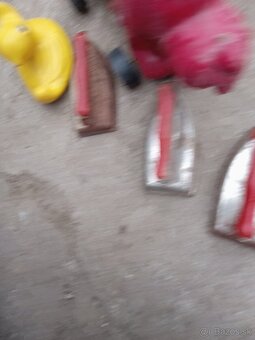 Žehlička a detské hračky - 12