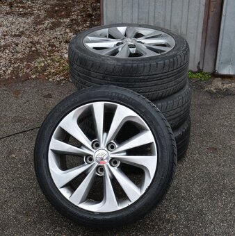 Toyota Auris Touring Sports 1.8 Hybrid, SR voz, TOP Stav, - 12