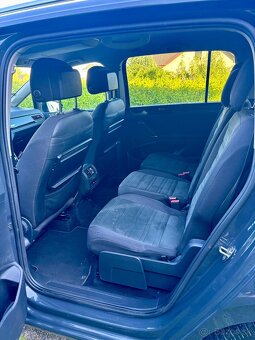 Volkswagen Touran Highline 2.0 TDI DSG6 - 12