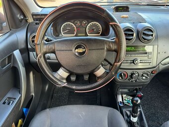 Chevrolet Aveo 1.2 8v Komfort - 12