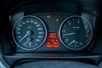 BMW Rad 3 325 d A/T /AJ NA SPLATKY/ - 12