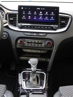 Kia xCeed Platinum 1.5TGDI,od.DPH,1.majiteľ,v záruke 10/2030 - 12