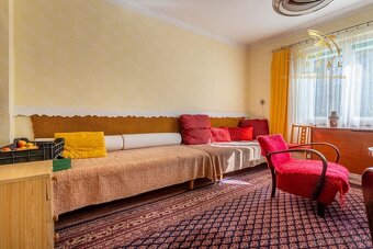REZERVOVANÉ - VEĽKÝ POZEMOK so záhradou, RODINNÝ DOM S PRÍST - 12
