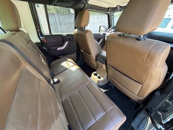 Jeep Wrangler 2012 Unlimited Sport 3.6L V6 A/T - 12