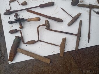 Staré náradie na dekoráciu - 12