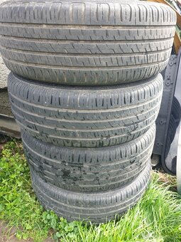 Predam 16 elek+letne gumy 205/55r16 Barum Bravuris 3 - 12