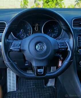 Predám  Volkswagen Golf 2.0 TFSI 270k R 4-Motion - 12