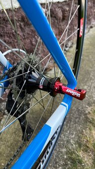 Predám karbónový bicykel DEMA unikátny stav - 12