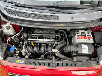 Kia Venga - 12