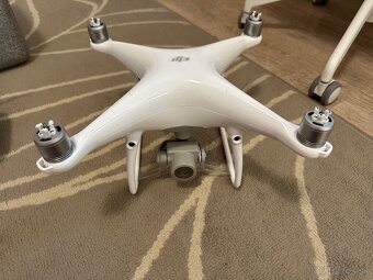 Dron DJI Phantom 4 - 12