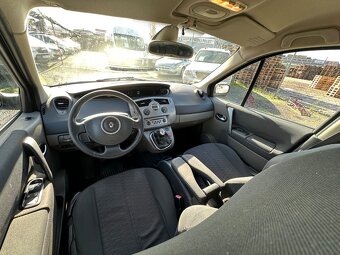 Renault Grand Scénic 1.9 Tdi 7-miestne - 12
