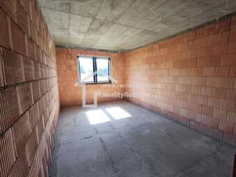 Rozostavaný rodinný dom v obci Betliar - 12